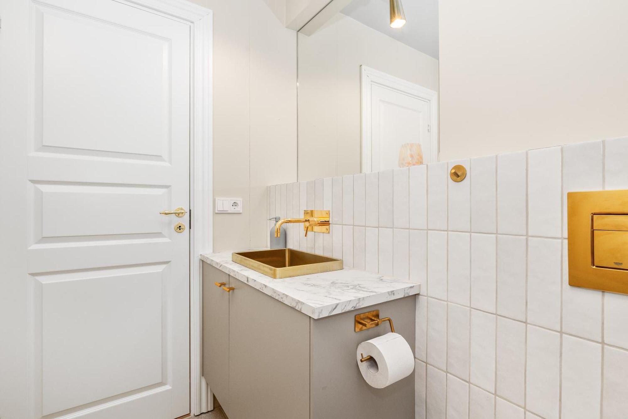 Downtown Baldursbra - Two Bedroom Apartment Reykjavík Eksteriør billede
